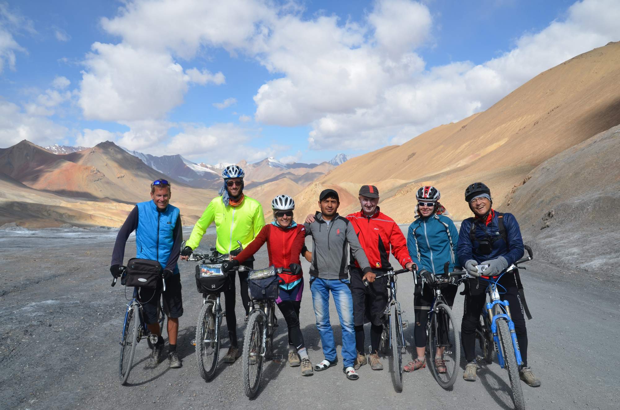 guided cycling group Tajikistan 
