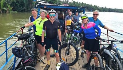 Nigel Moore Cycling on the  tour with redspokes