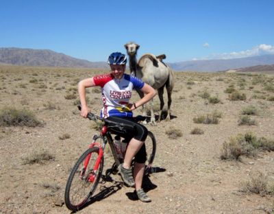 Hannah MacDonald Cycling on the  tour with redspokes