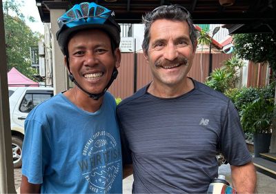 Mario Ceccanese Cycling on the  tour with redspokes