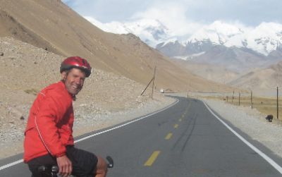 Simon Clayton Cycling on the  tour with redspokes