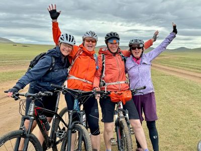 Nynke Visser Cycling on the  tour with redspokes